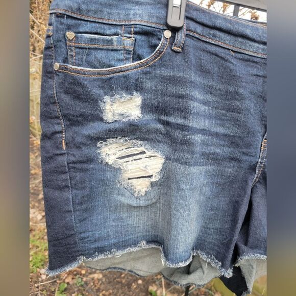 Womens Torrid Jean Shorts - Picture 2 of 10